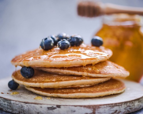 Fluffy Almond Flour Pancakes - Nature's Eats